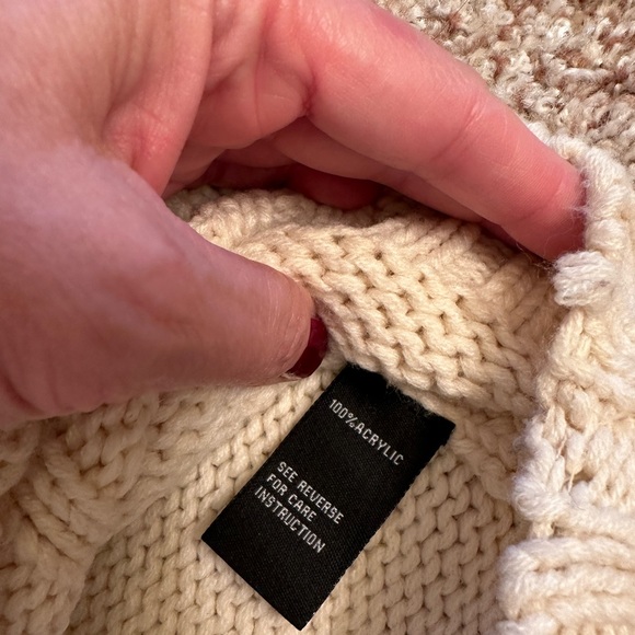 Rachel Zoe turtleneck sweater. - Picture 6 of 6